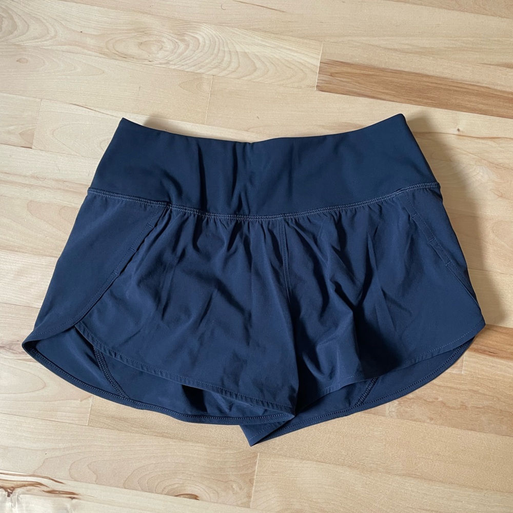 Aritzia TNA TnAction Race Short XS - Total eclipse
